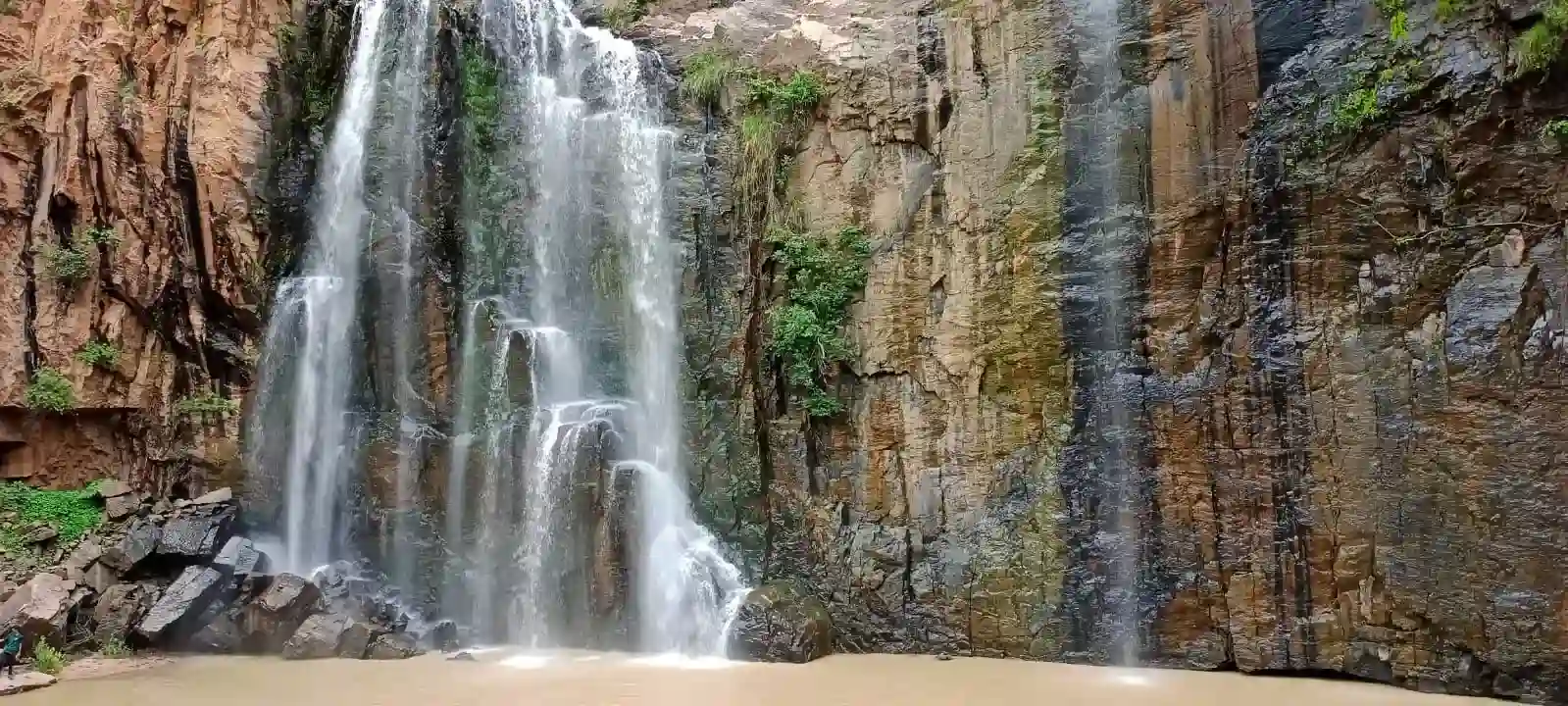 Kendai Waterfall