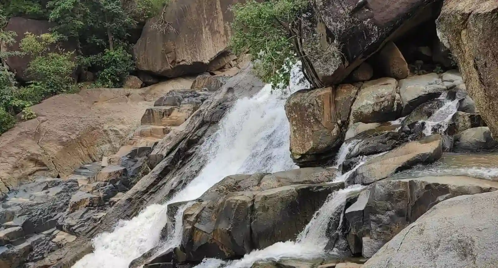 Walajkudum Waterfall