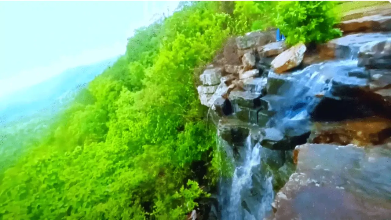 Manjhingarh Waterfall